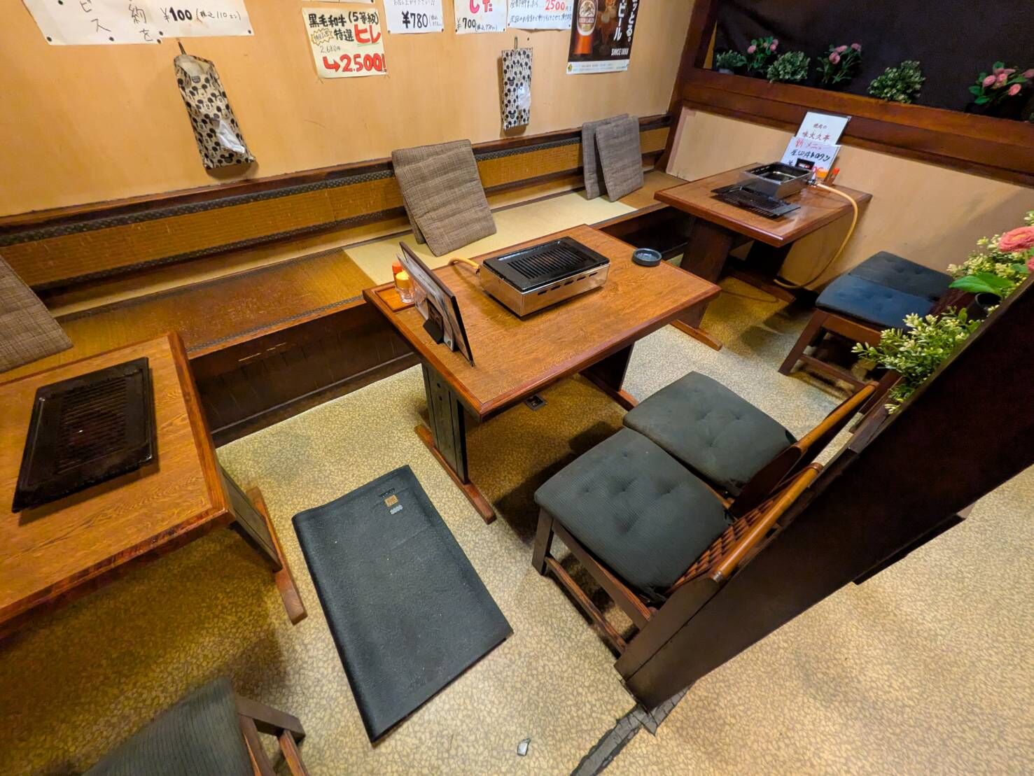 名古屋市中川区の焼肉店にて店舗フローリング張り替え工事が完了しました