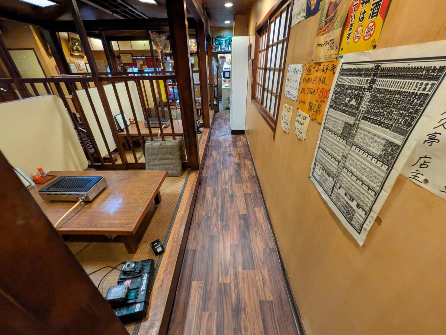 名古屋市中川区の焼肉店にて店舗フローリング張り替え工事が完了しました